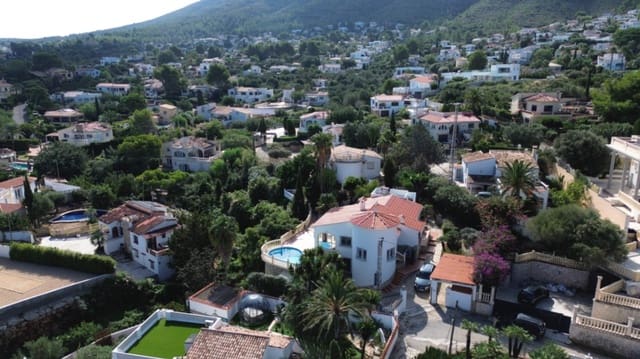 4 bedroom Villa for sale in Dénia - € 590,000 (Ref: 10015216)