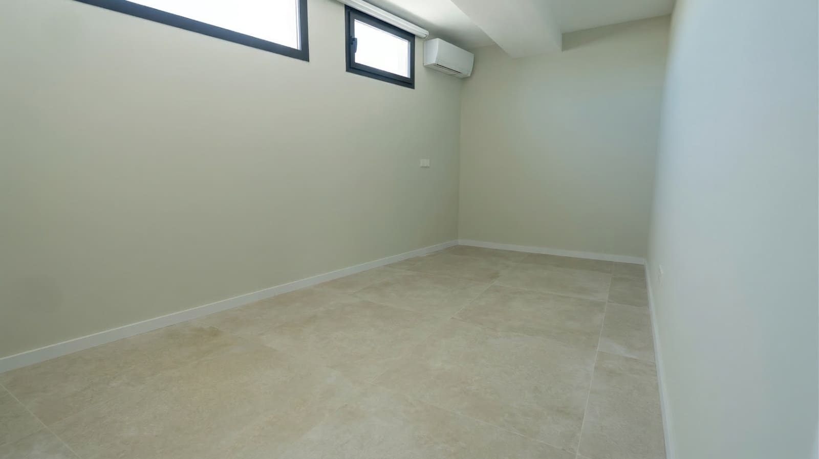 4 quarto Moradia para venda em Oliva - 950 000 € (Ref: 10015218)