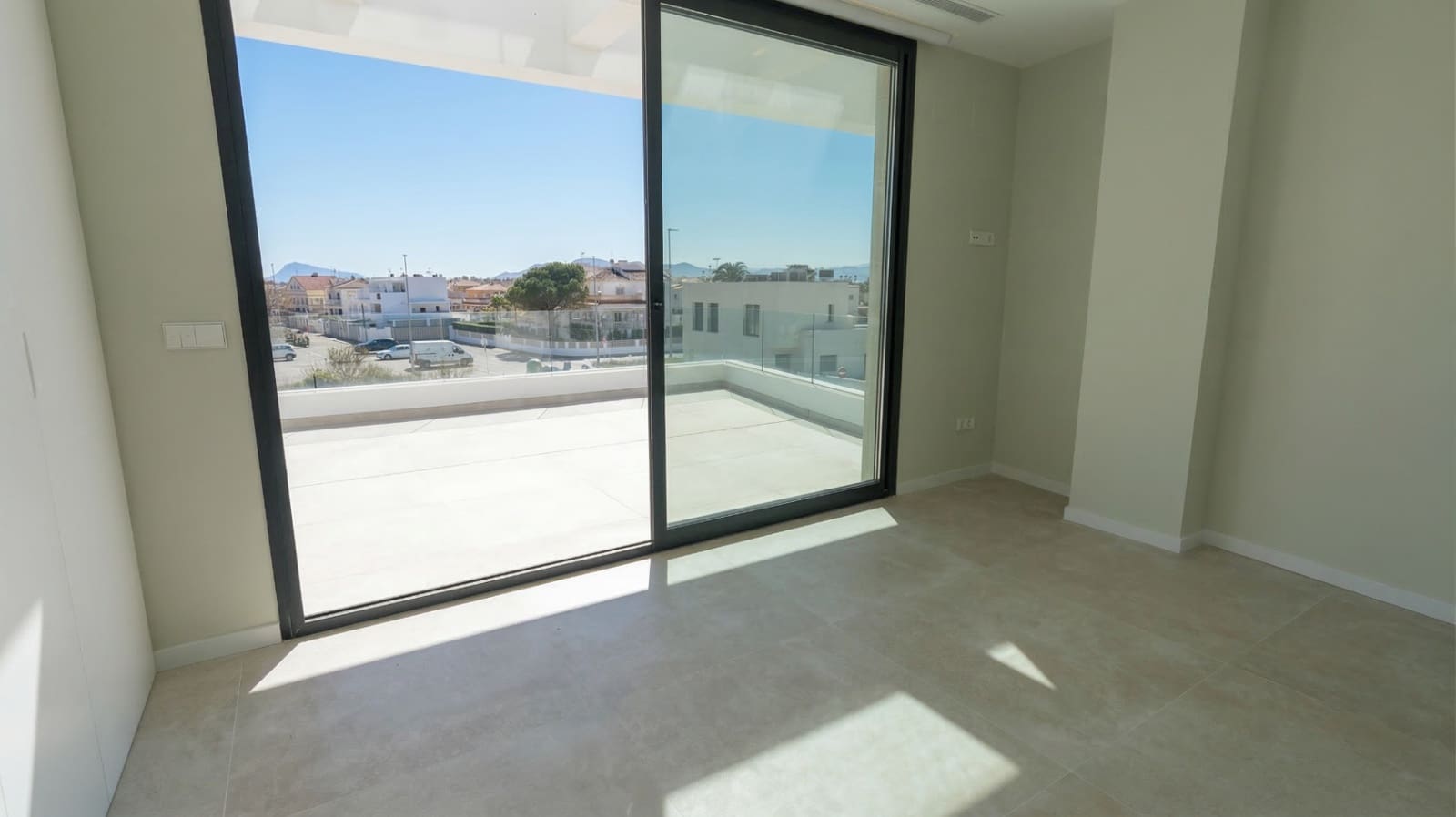 4 quarto Moradia para venda em Oliva - 950 000 € (Ref: 10015218)