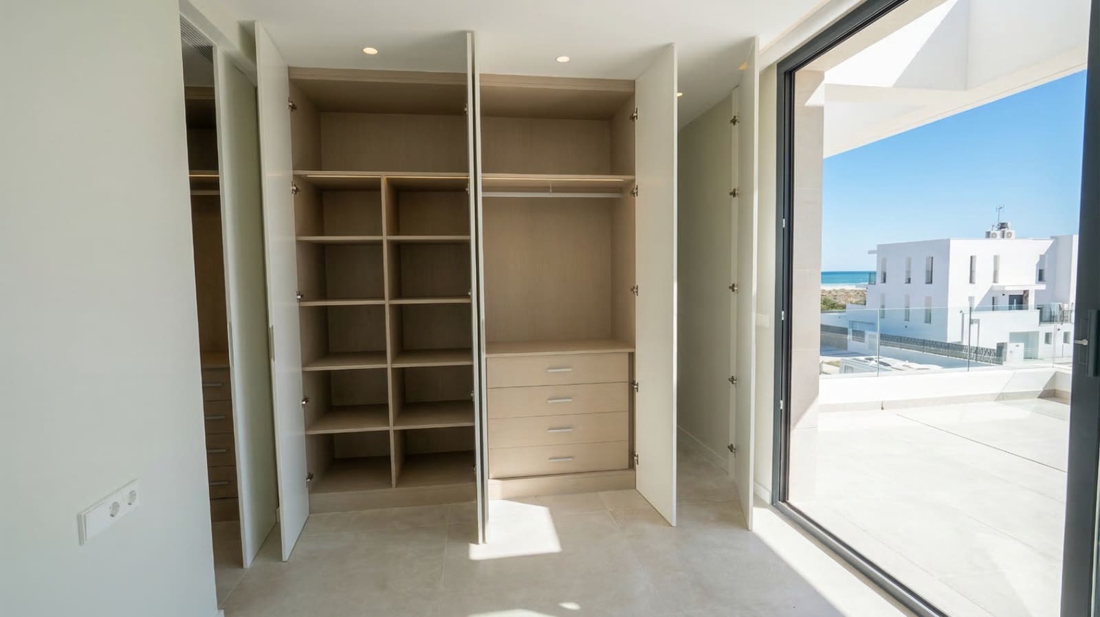 4 sovrum Villa till salu i Oliva - 950 000 € (Ref: 10015218)