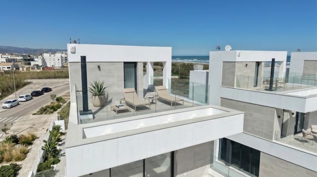 4 makuuhuone Huvila myytävänä paikassa Oliva - 950 000 € (Ref: 10015218)