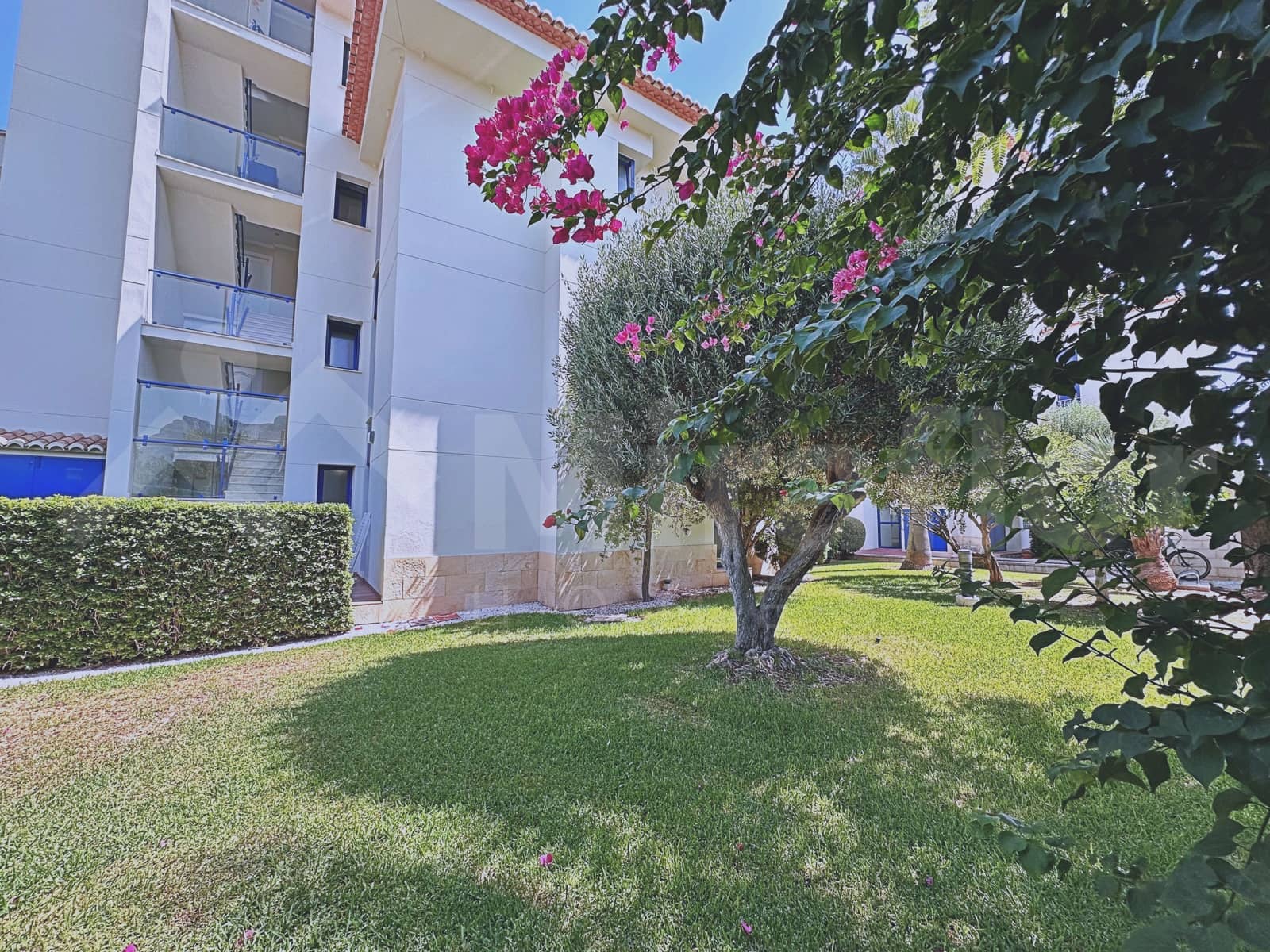 2 bedroom Apartment for sale in Denia with pool - € 246,000 (Ref: 10023211)