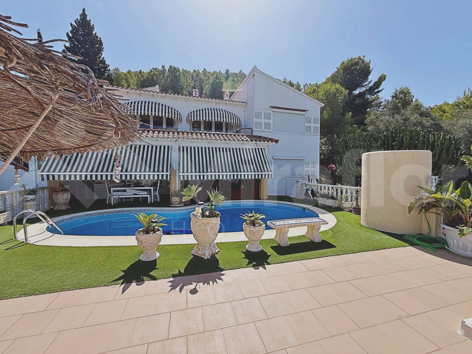 6 slaapkamer Villa te koop in Denia met zwembad - € 875.000 (Ref: 10079921)