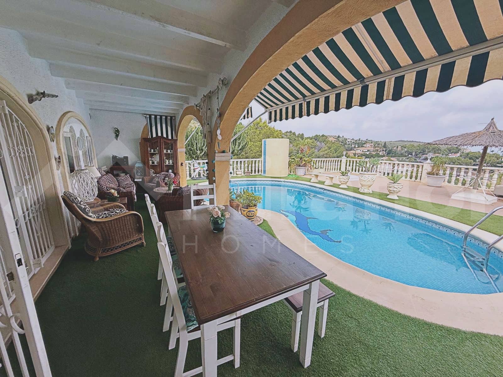 6 slaapkamer Villa te koop in Denia met zwembad - € 875.000 (Ref: 10079921)