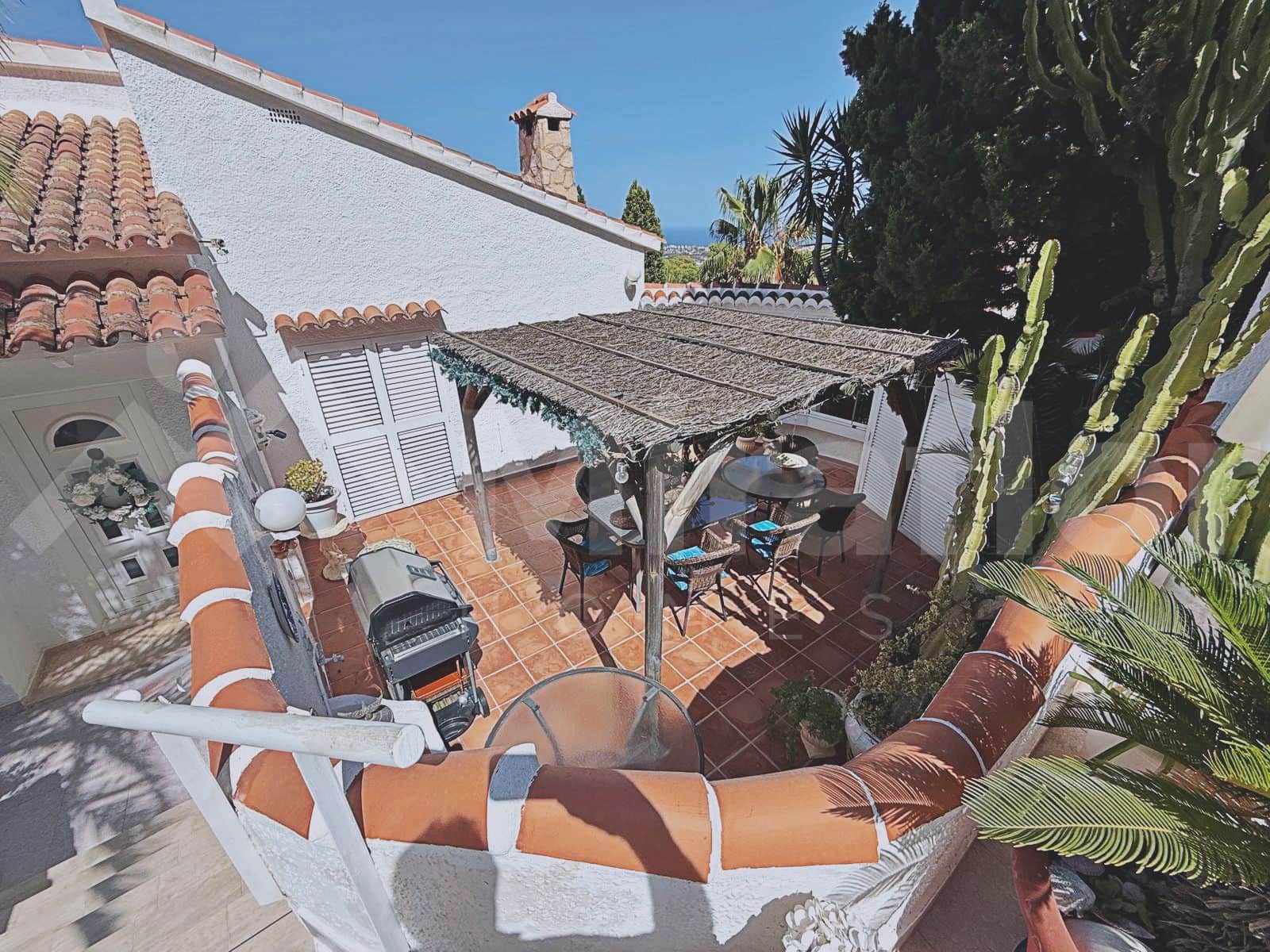 6 slaapkamer Villa te koop in Denia met zwembad - € 875.000 (Ref: 10079921)