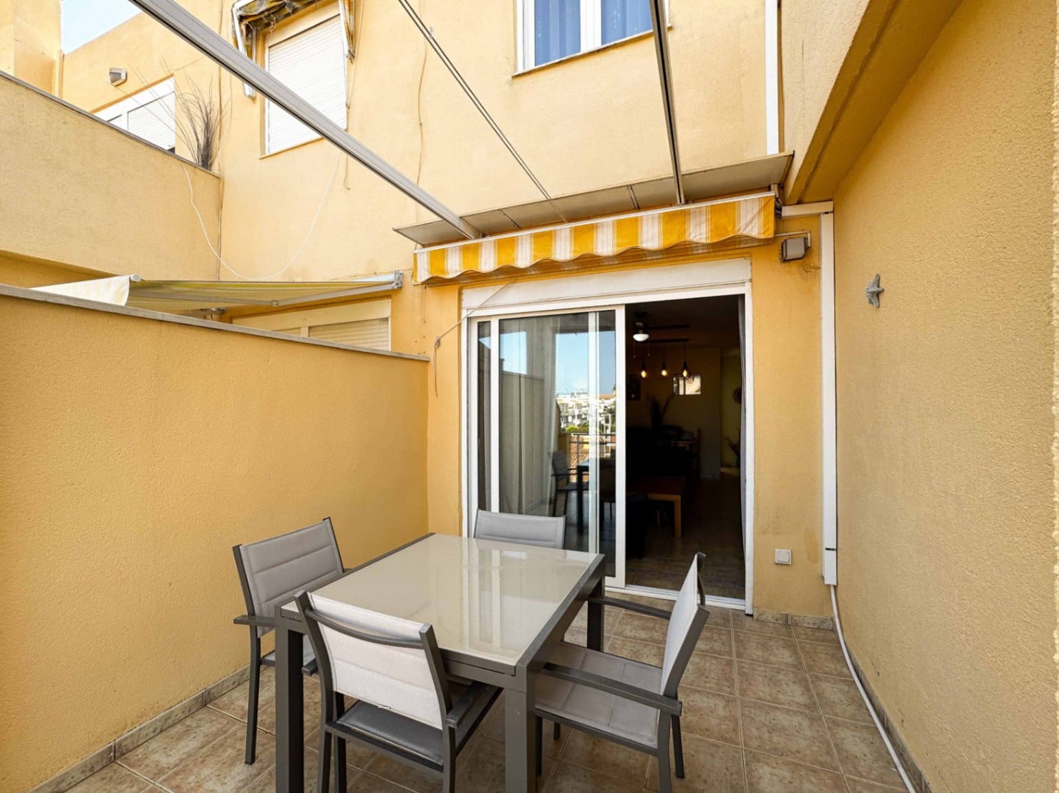 2 soveværelse Penthouse til salg i Denia med swimmingpool - € 289.000 (Ref: 10080902)