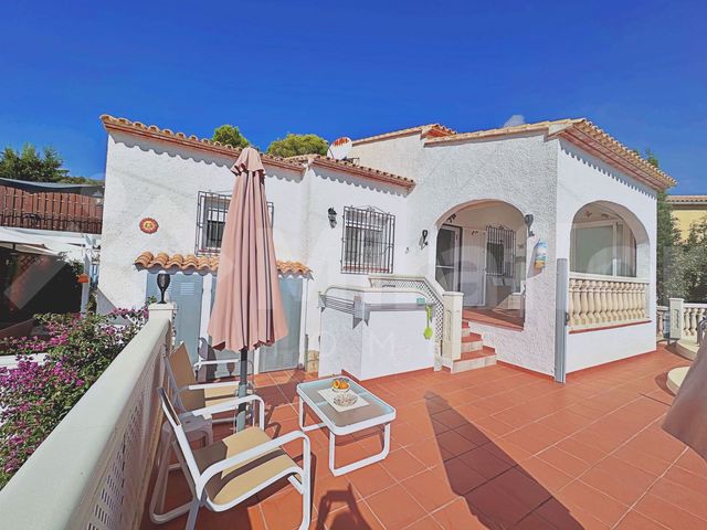 2 Zimmer Villa zu verkaufen in Pego mit Pool - 295.000 € (Ref: 10101093)