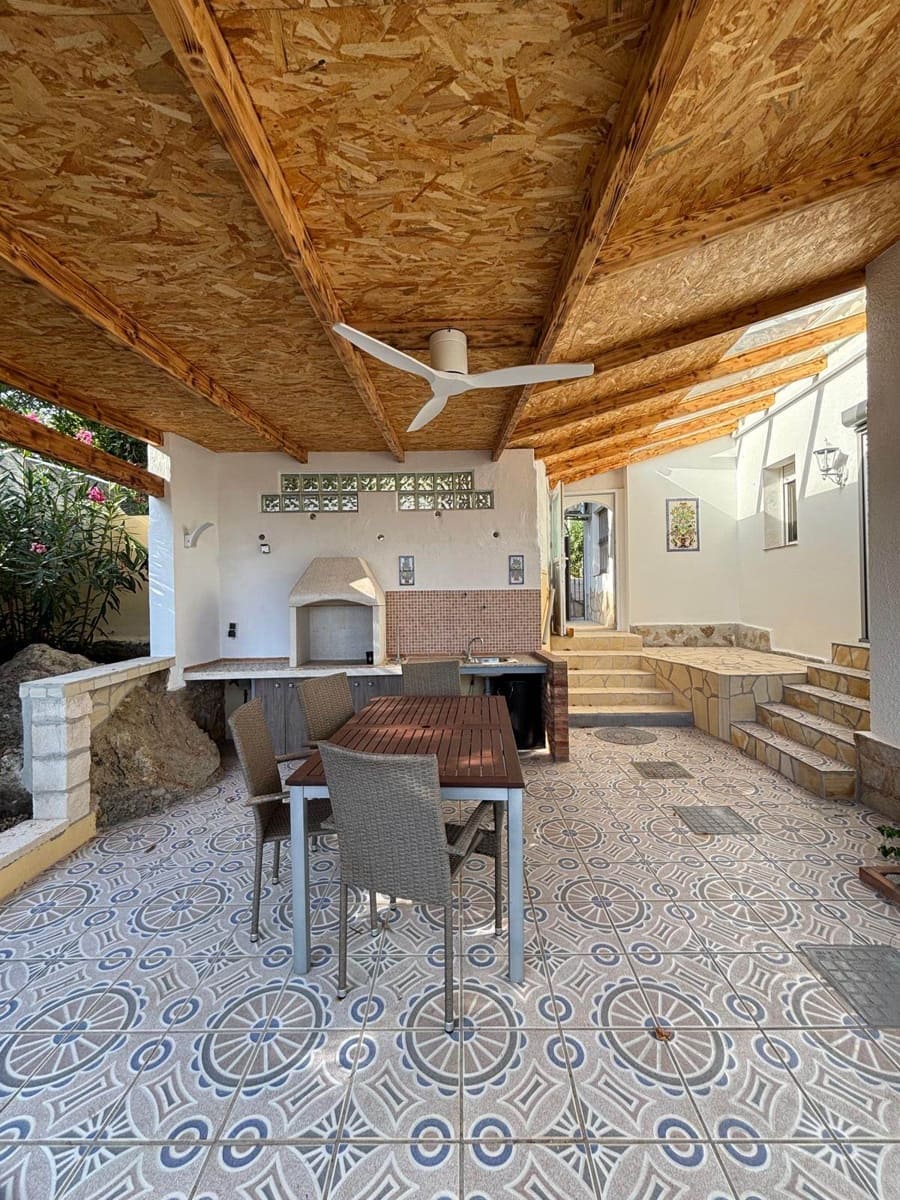 2 makuuhuone Huvila myytävänä paikassa Denia mukana uima-altaan - 595 000 € (Ref: 10102210)
