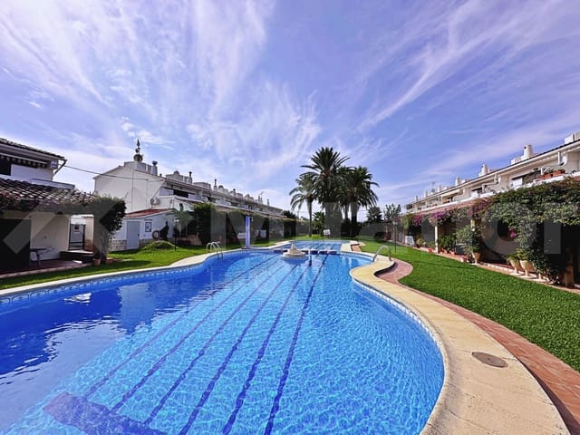 3 soveværelse Rækkehus til salg i Dénia med swimmingpool garage - € 360.000 (Ref: 10136715)