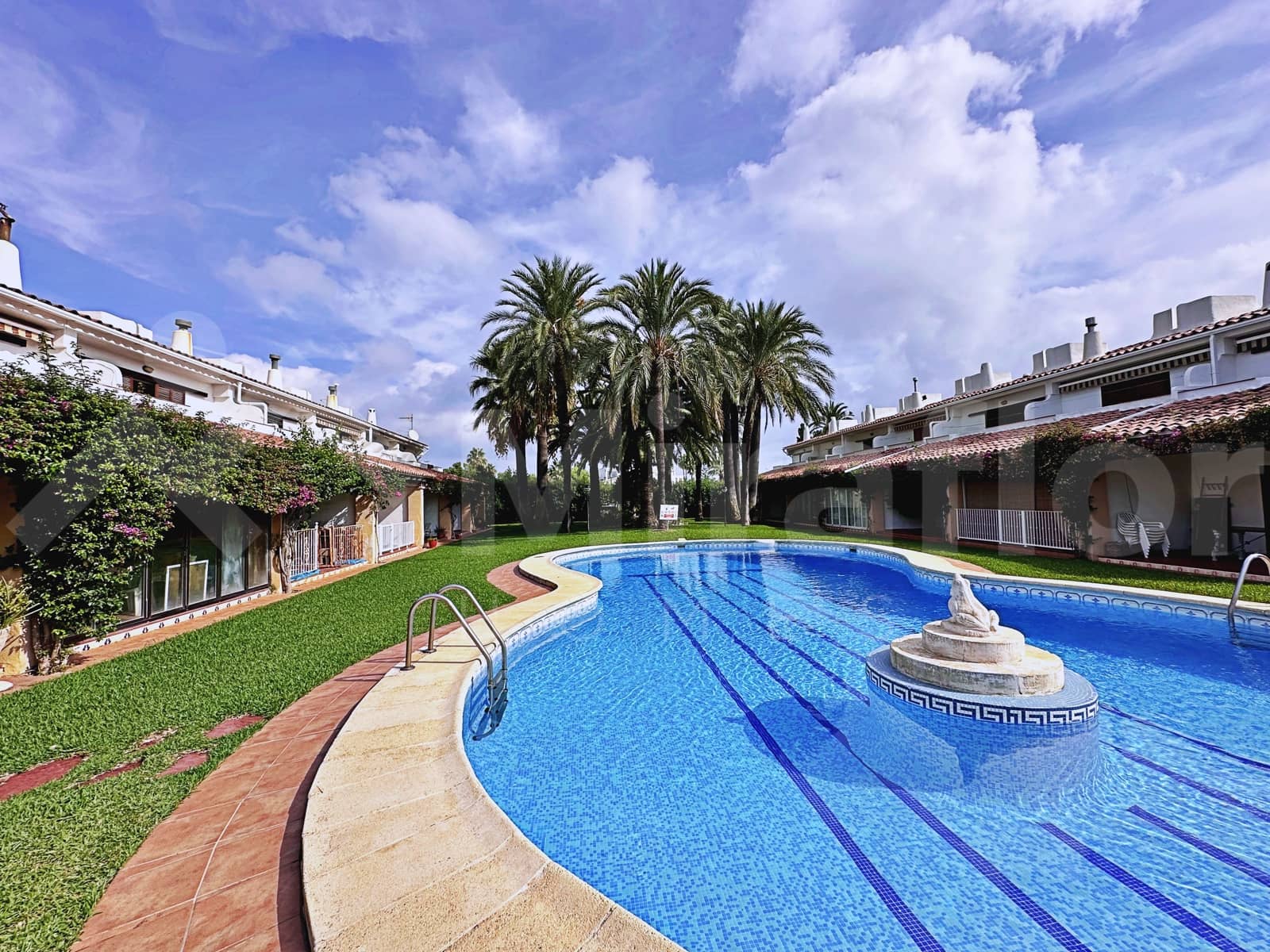 3 soveværelse Rækkehus til salg i Denia med swimmingpool garage - € 360.000 (Ref: 10136715)
