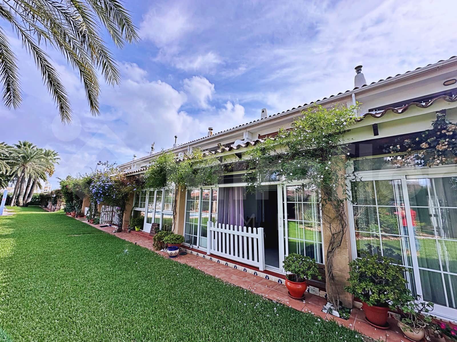 3 soveværelse Rækkehus til salg i Denia med swimmingpool garage - € 360.000 (Ref: 10136715)