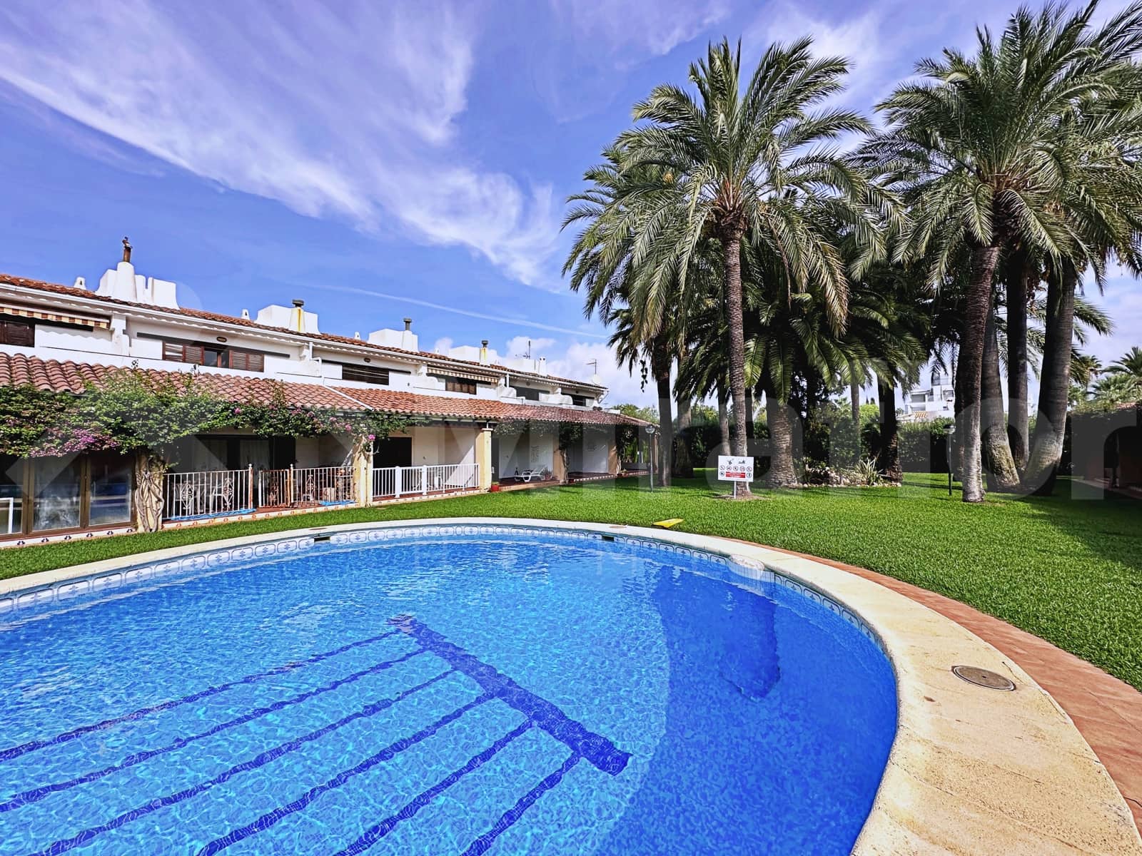 3 soveværelse Rækkehus til salg i Denia med swimmingpool garage - € 360.000 (Ref: 10136715)
