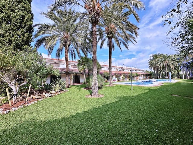 3 soveværelse Rækkehus til salg i Dénia med swimmingpool garage - € 360.000 (Ref: 10136715)