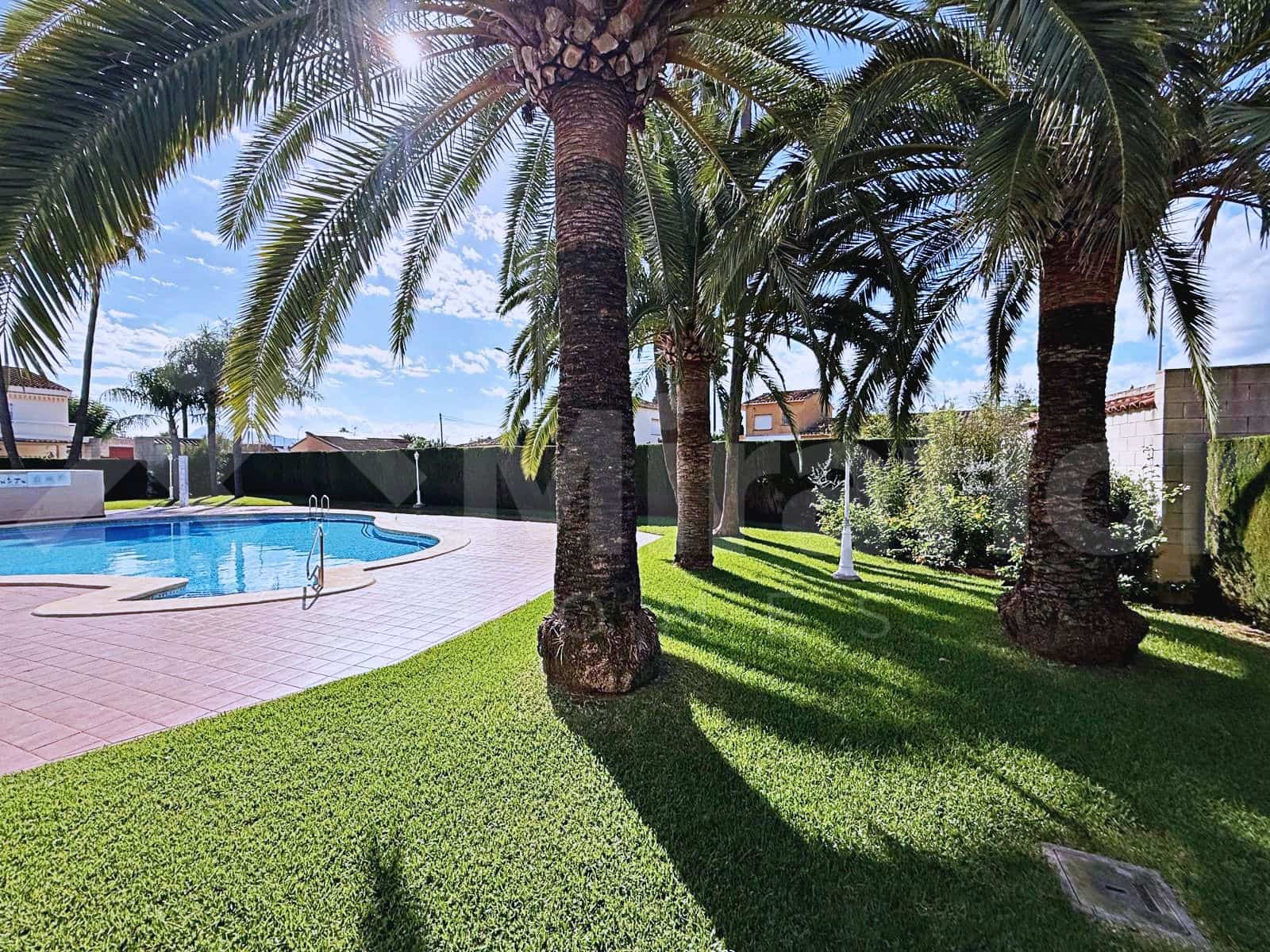 2 soveværelse Rækkehus til salg i Els Poblets med swimmingpool garage - € 299.000 (Ref: 10154225)