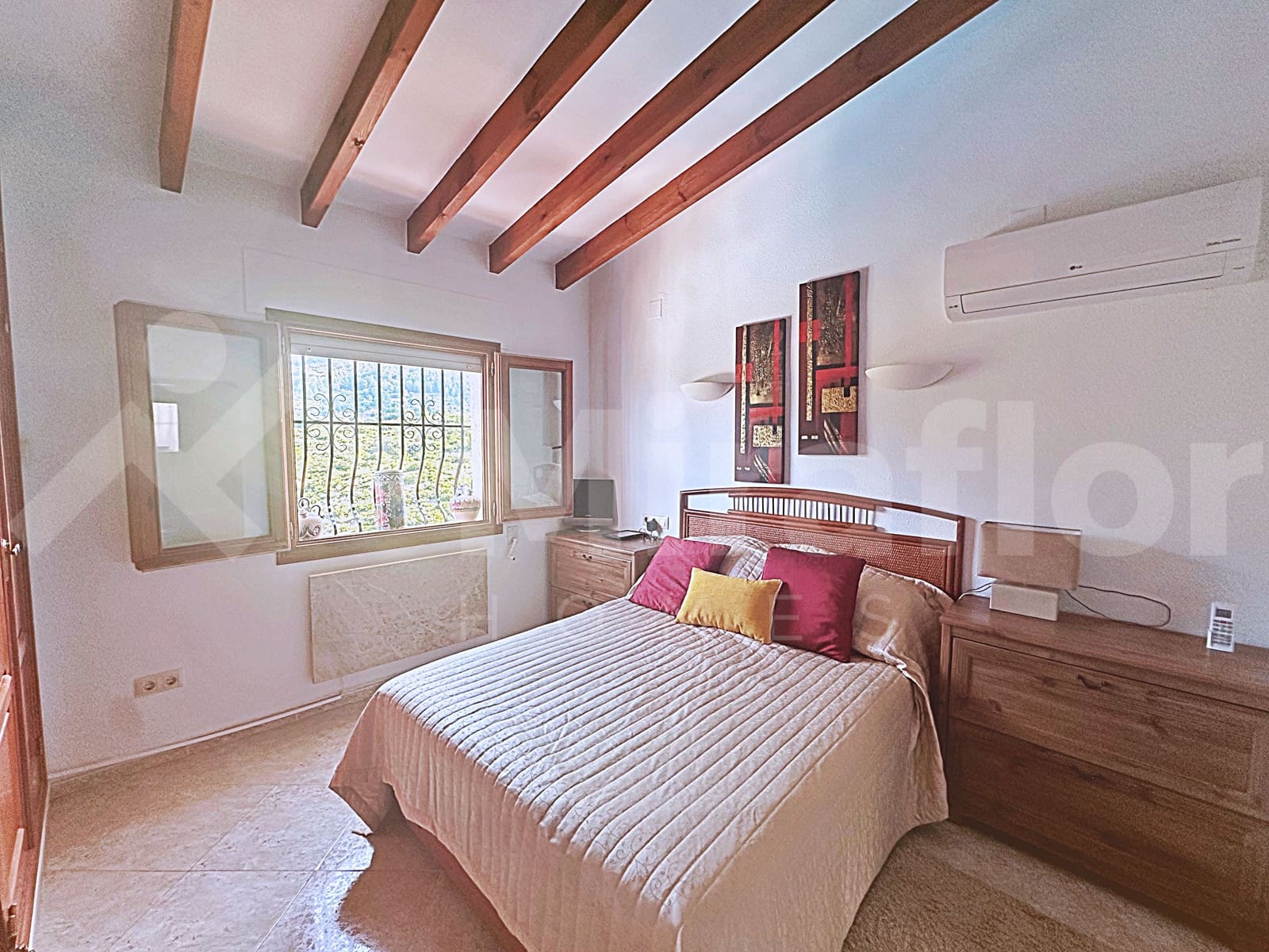 4 bedroom Villa for sale in Denia with pool - € 450,000 (Ref: 10158689)