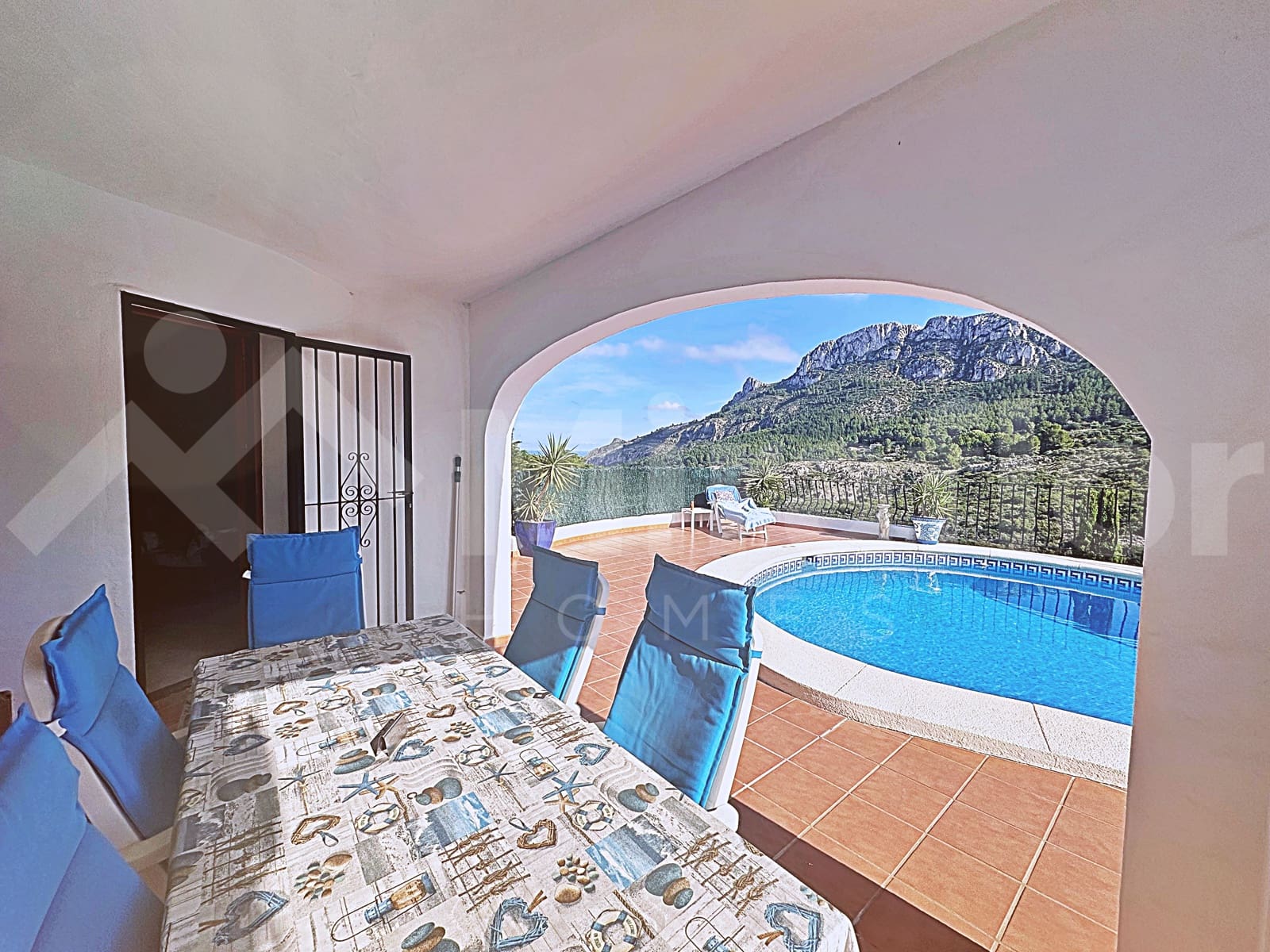 4 bedroom Villa for sale in Denia with pool - € 450,000 (Ref: 10158689)