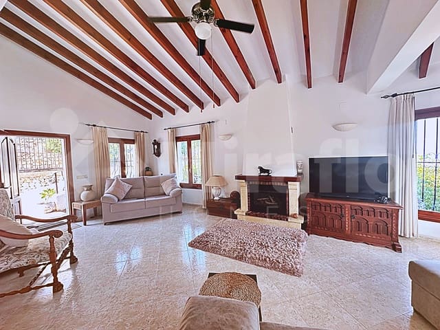 4 bedroom Villa for sale in Dénia with pool - € 450,000 (Ref: 10158689)