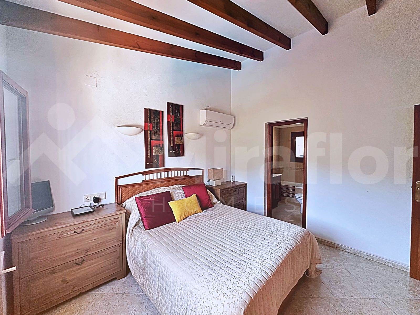 4 bedroom Villa for sale in Denia with pool - € 450,000 (Ref: 10158689)