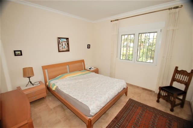 Chalet de 4 habitaciones en Les Bassetes - El Marjal, Dénia en venta con piscina - 1.300.000 € (Ref: 4119267)