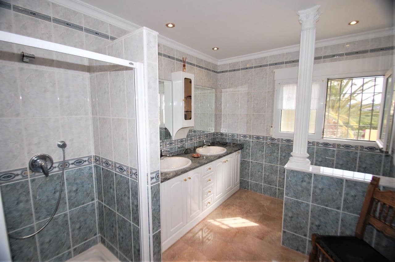 Chalet de 4 habitaciones en Dénia en venta con piscina - 1.300.000 € (Ref: 4119267)