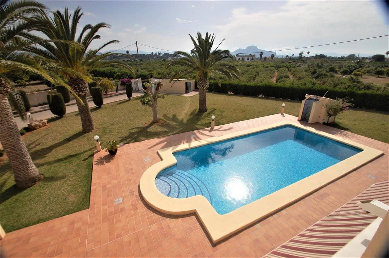 Chalet de 4 habitaciones en Dénia en venta con piscina - 1.300.000 € (Ref: 4119267)