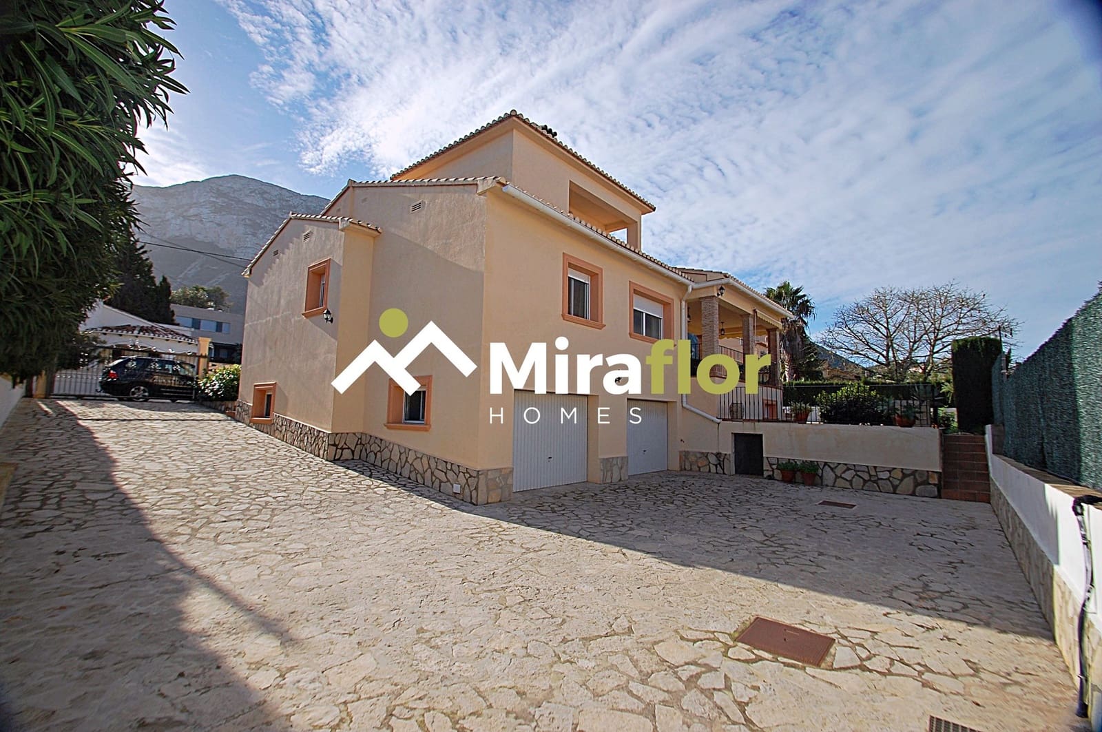 Chalet de 5 habitaciones en Dénia en venta con piscina - 795.000 € (Ref: 5253994)