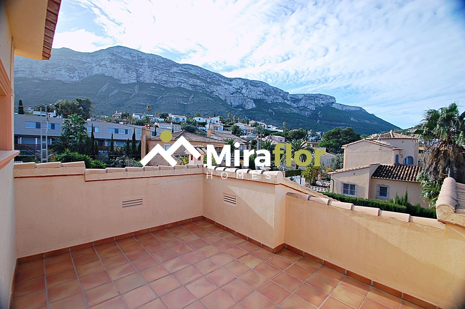 Chalet de 5 habitaciones en Dénia en venta con piscina - 795.000 € (Ref: 5253994)