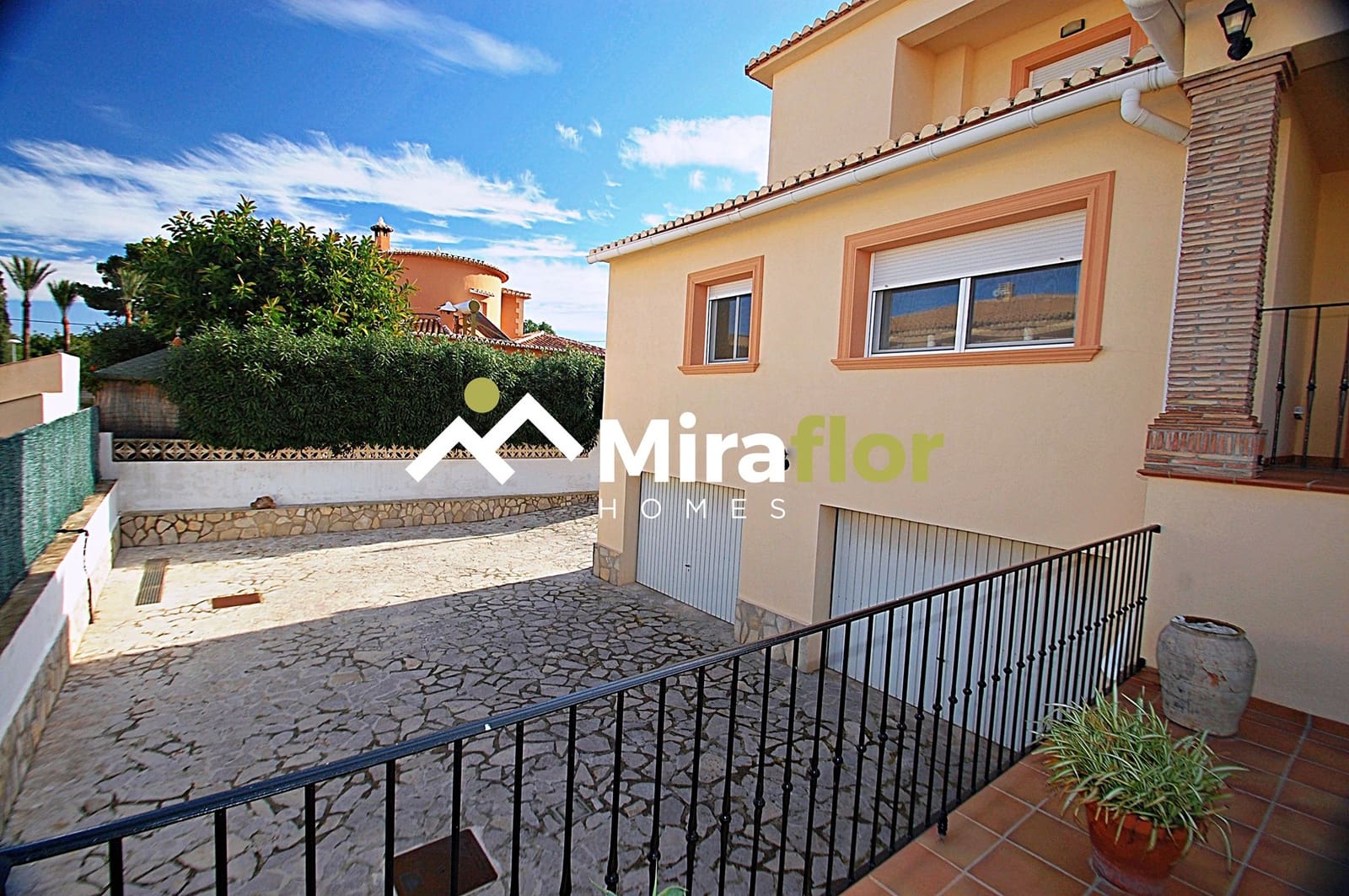 Chalet de 5 habitaciones en Dénia en venta con piscina - 795.000 € (Ref: 5253994)