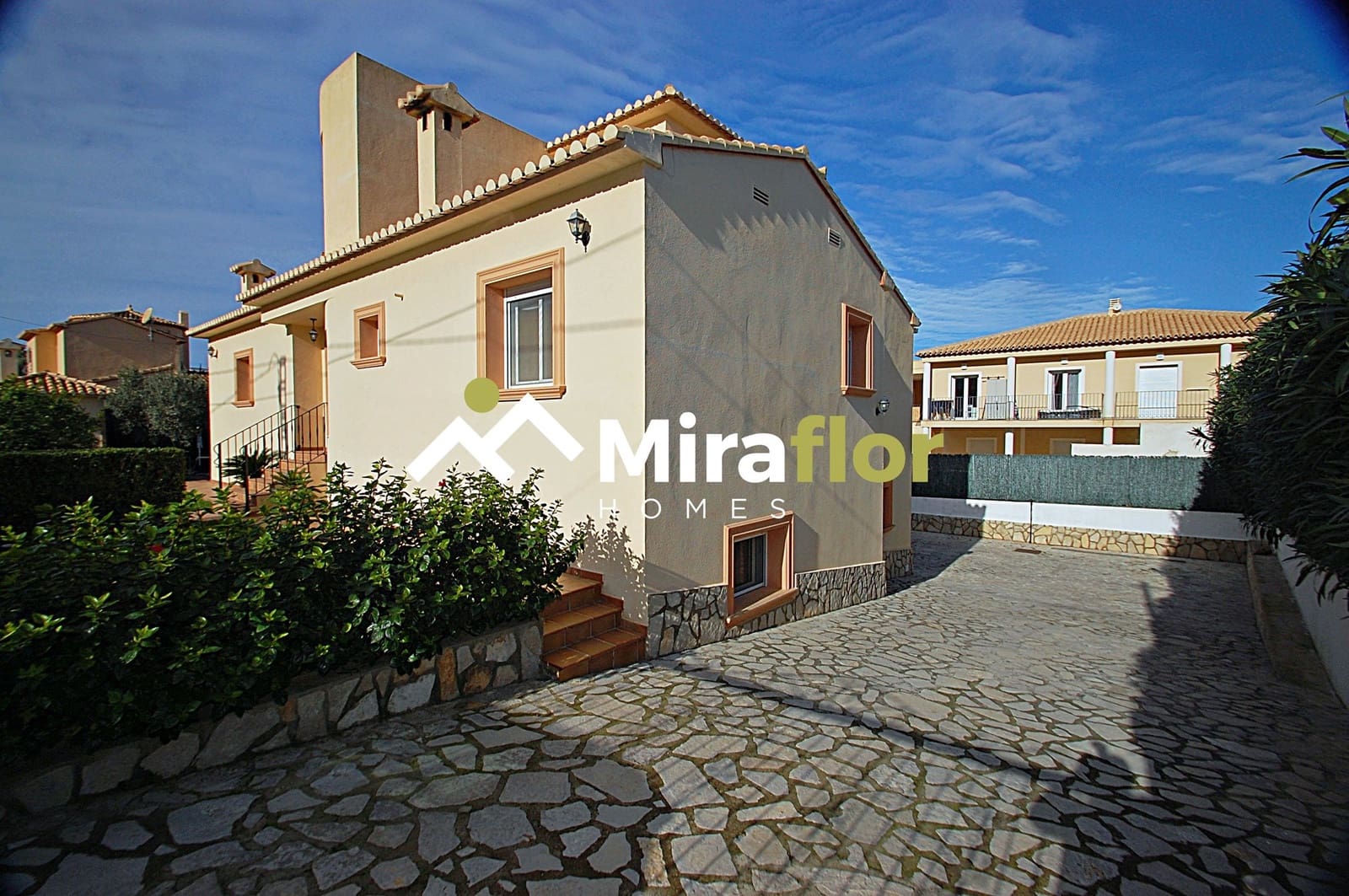 Chalet de 5 habitaciones en Dénia en venta con piscina - 795.000 € (Ref: 5253994)