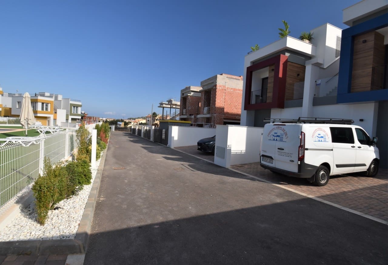 3 sypialnia Dom szeregowy na sprzedaż w Denia z basenem - 431 000 € (Ref: 6011580)