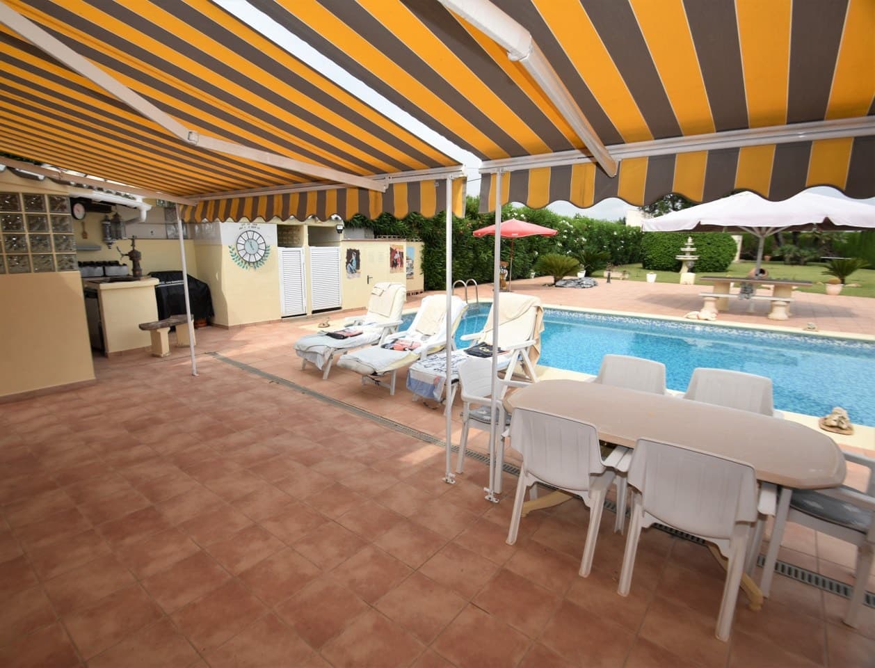 5 Zimmer Villa zu verkaufen in Els Poblets mit Pool - 765.000 € (Ref: 6144697)