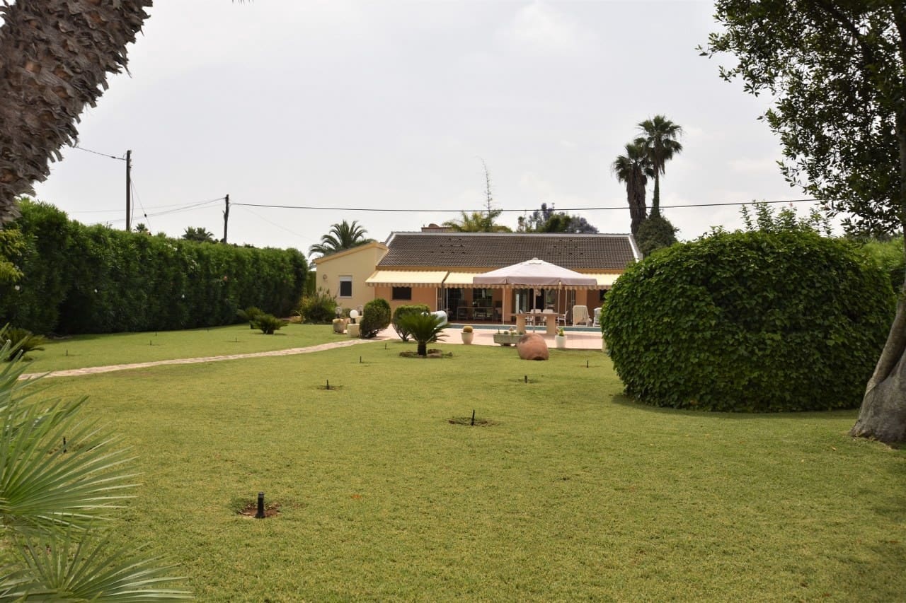 5 Zimmer Villa zu verkaufen in Els Poblets mit Pool - 765.000 € (Ref: 6144697)