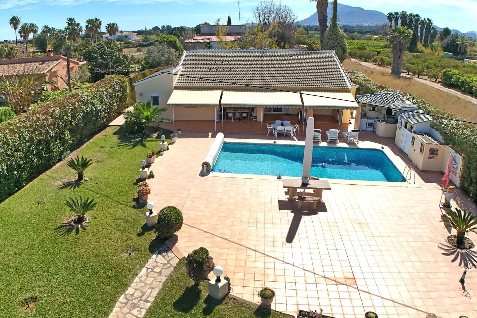 5 Zimmer Villa zu verkaufen in Els Poblets mit Pool - 765.000 € (Ref: 6144697)