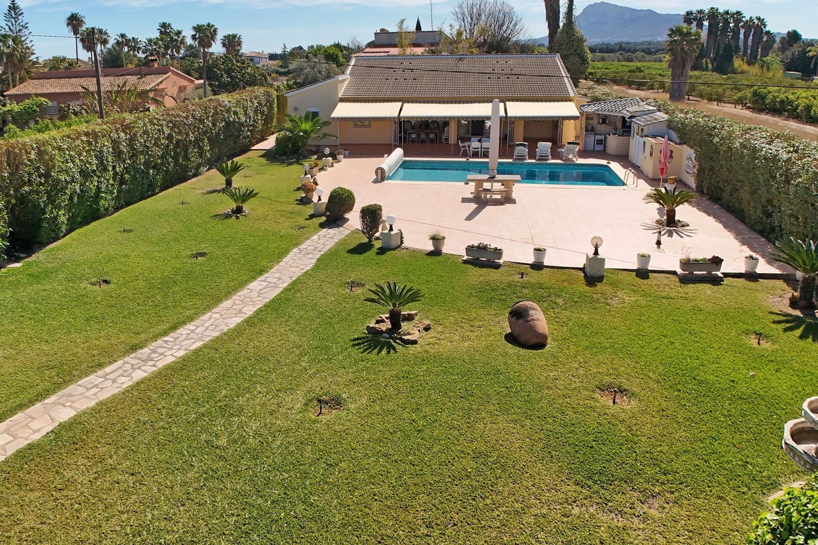 5 Zimmer Villa zu verkaufen in Els Poblets mit Pool - 765.000 € (Ref: 6144697)