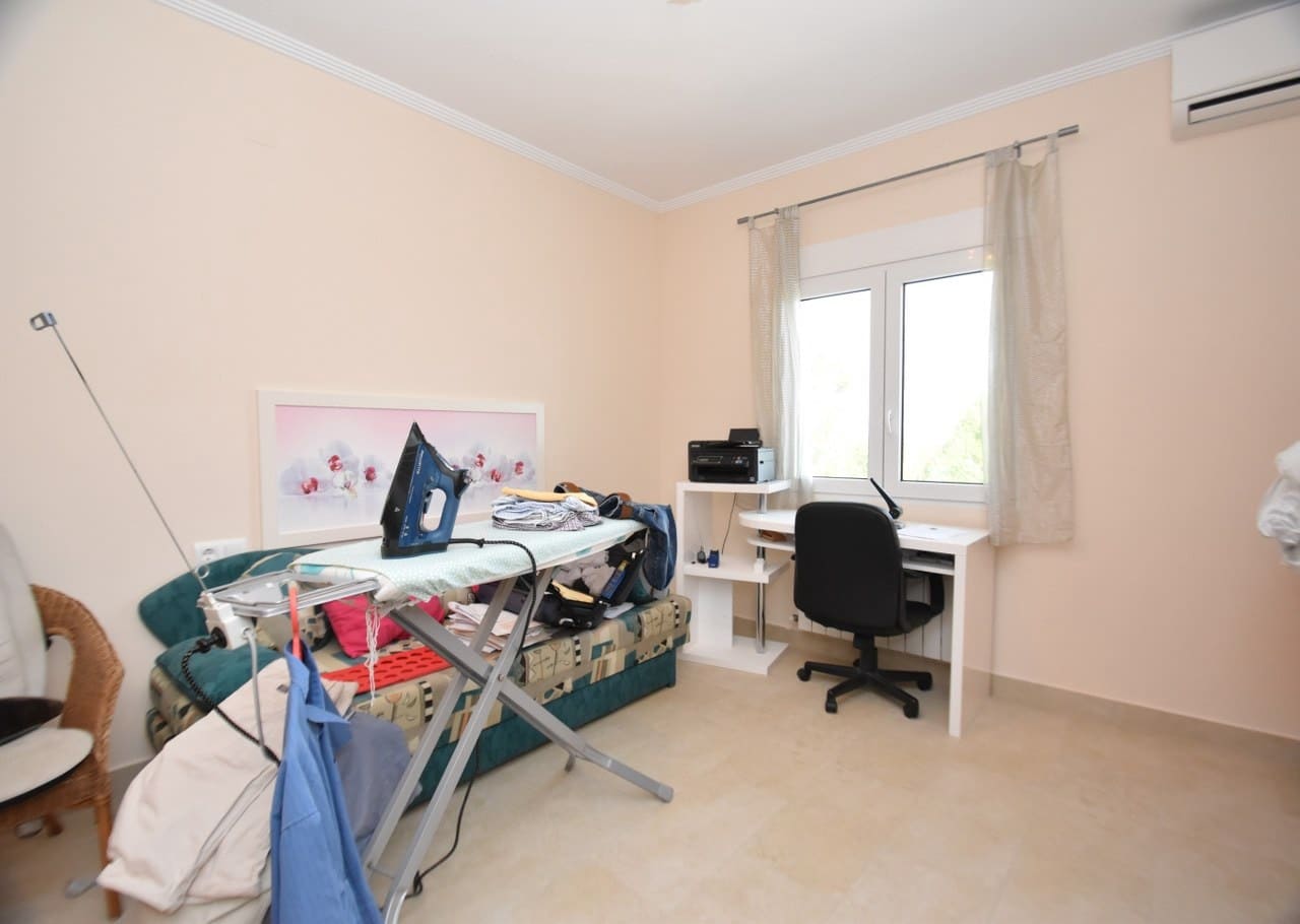 3 bedroom Villa for sale in Denia with pool - € 590,000 (Ref: 6250851)