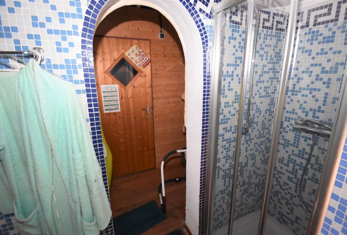 9 bedroom Villa for sale in Denia with pool - € 980,000 (Ref: 6826317)