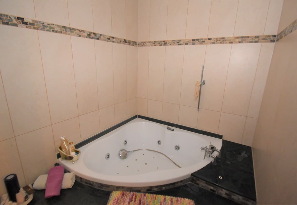 9 bedroom Villa for sale in Denia with pool - € 980,000 (Ref: 6826317)