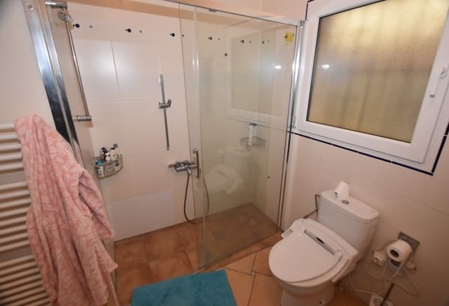 9 Zimmer Villa zu verkaufen in Dénia mit Pool - 980.000 € (Ref: 6826317)