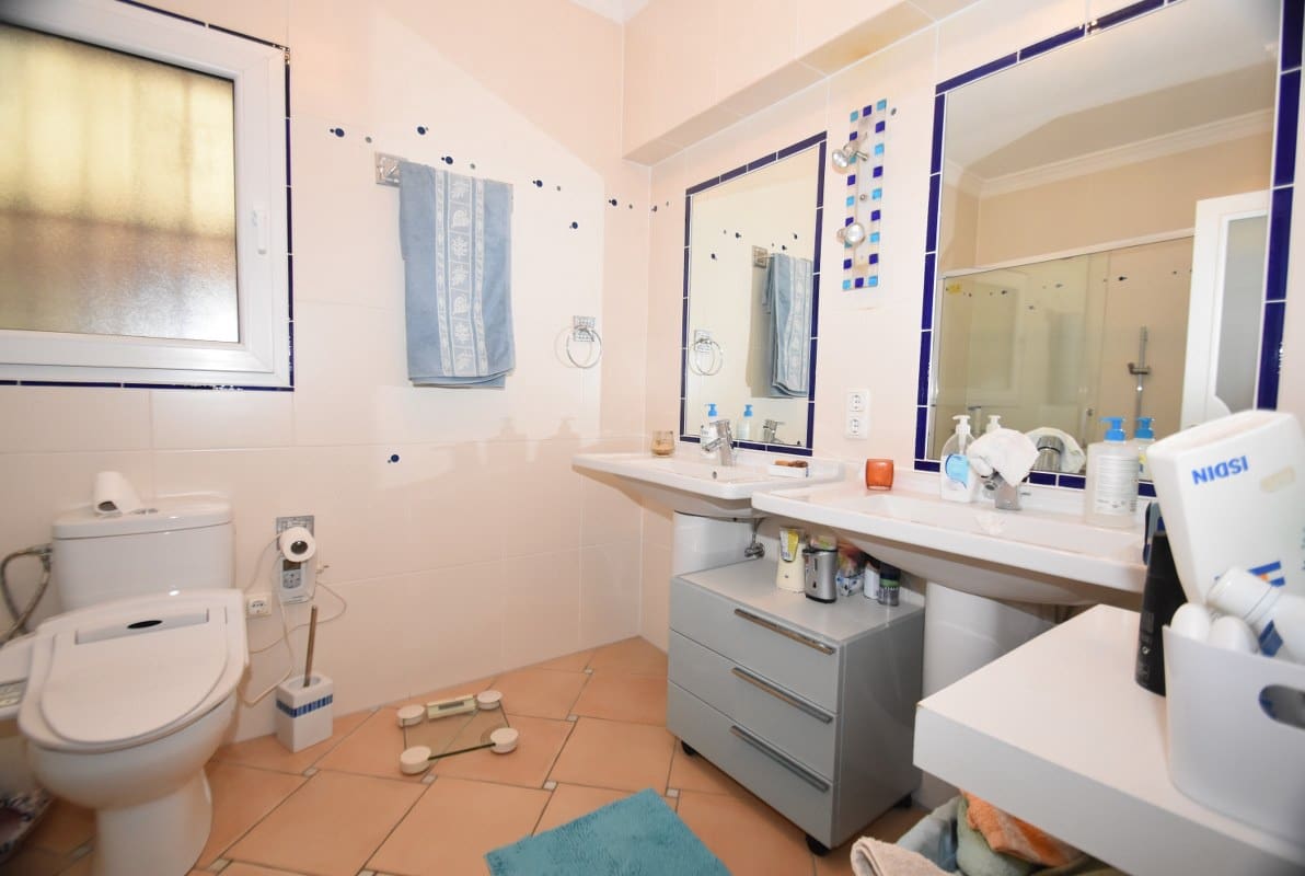 9 bedroom Villa for sale in Denia with pool - € 980,000 (Ref: 6826317)