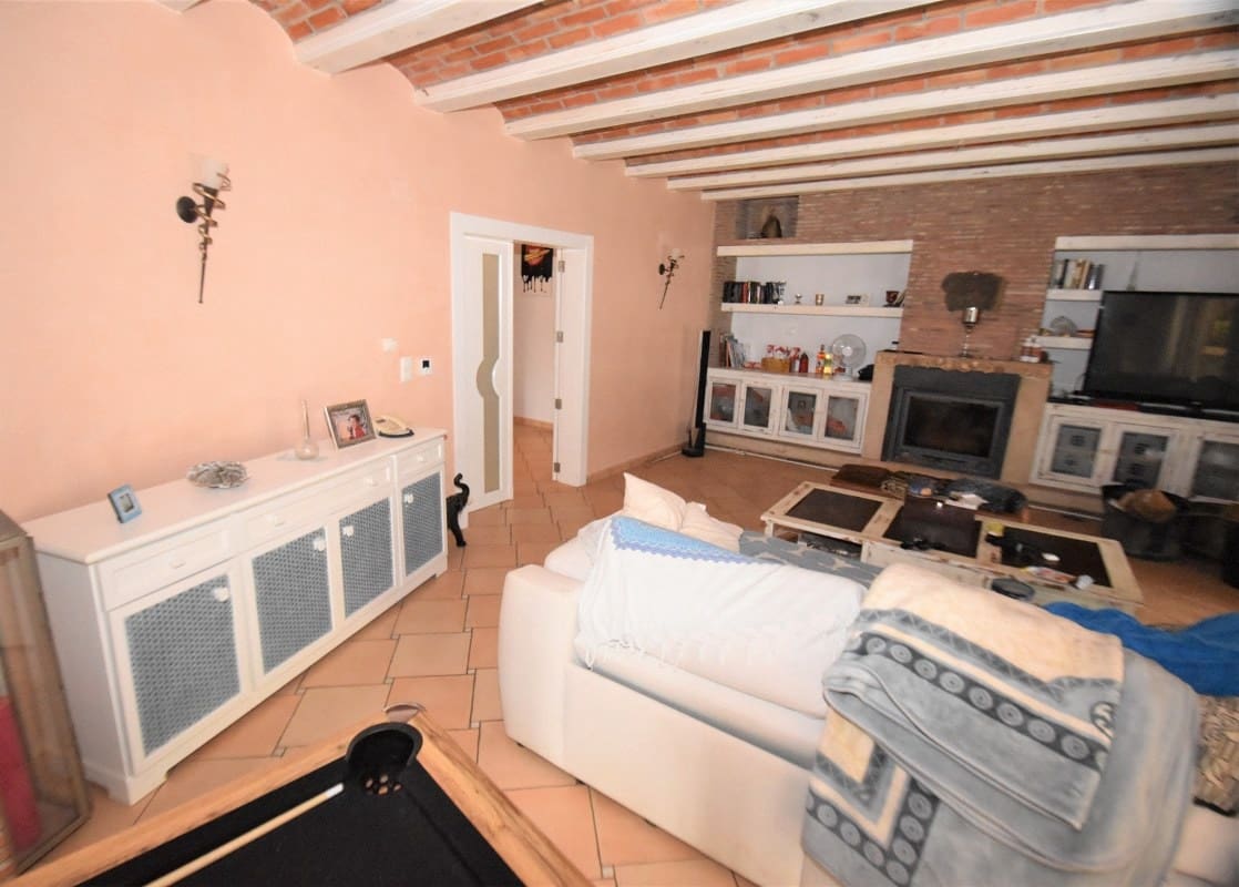 9 bedroom Villa for sale in Denia with pool - € 980,000 (Ref: 6826317)