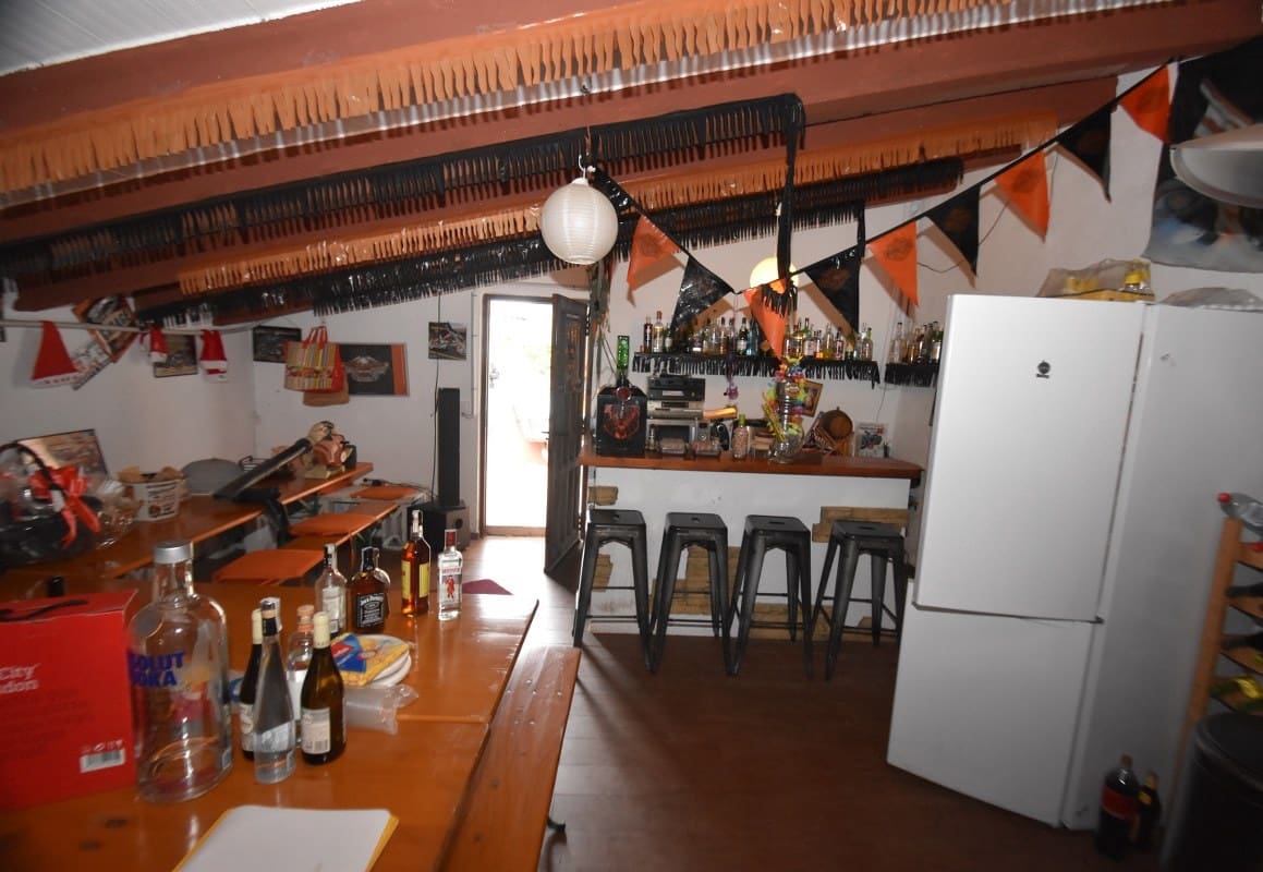 9 bedroom Villa for sale in Denia with pool - € 980,000 (Ref: 6826317)