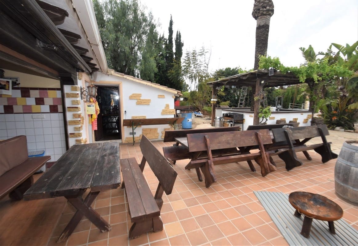 9 bedroom Villa for sale in Denia with pool - € 980,000 (Ref: 6826317)