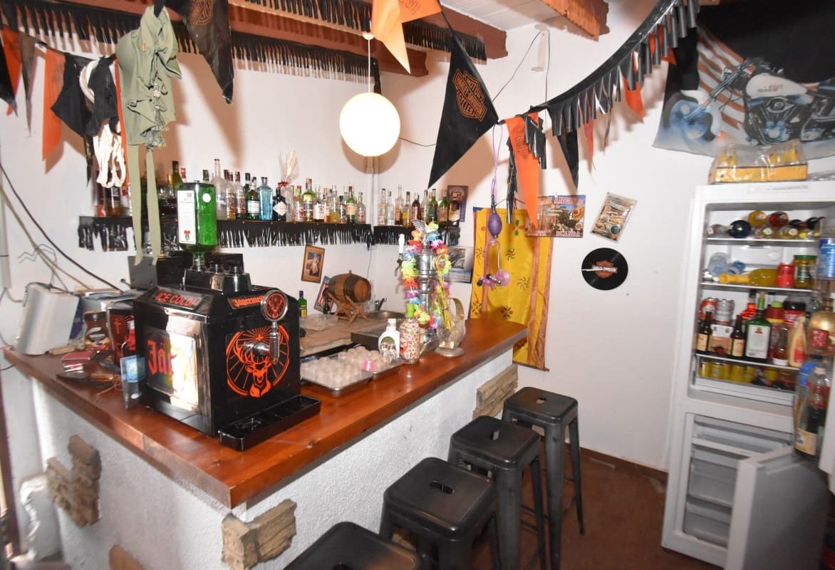 9 bedroom Villa for sale in Denia with pool - € 980,000 (Ref: 6826317)