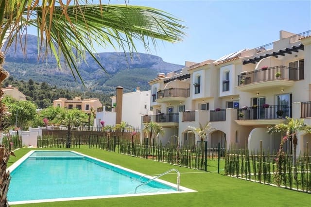 2 bedroom Apartment for sale in Dénia with pool - € 381,000 (Ref: 7386024)