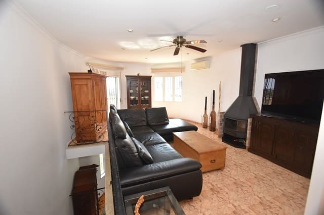 4 soveværelse Villa til salg i Oliva med swimmingpool - € 489.000 (Ref: 7615307)