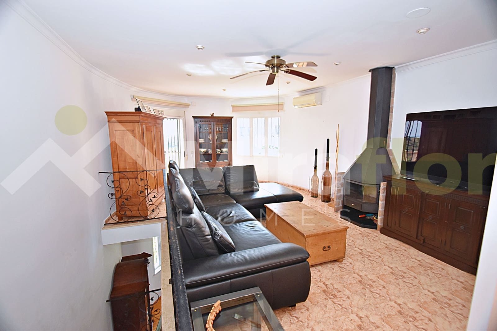 4 bedroom Villa for sale in Oliva with pool - € 495,000 (Ref: 7615307)