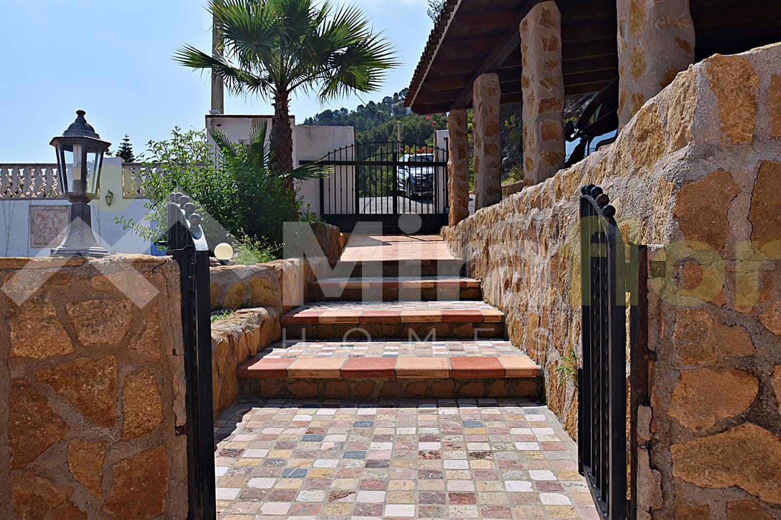 4 bedroom Villa for sale in Oliva with pool - € 495,000 (Ref: 7615307)