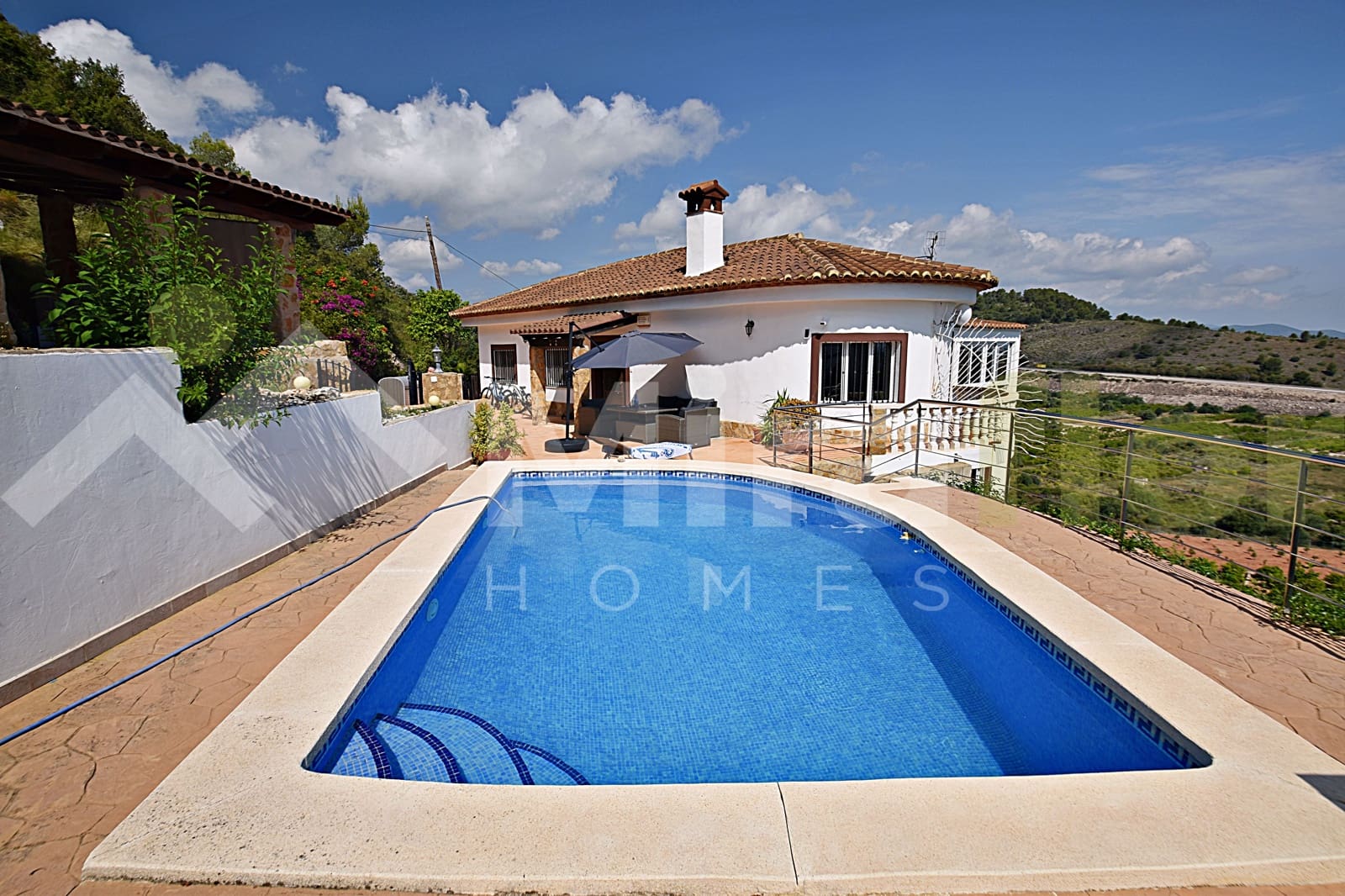 4 bedroom Villa for sale in Oliva with pool - € 495,000 (Ref: 7615307)
