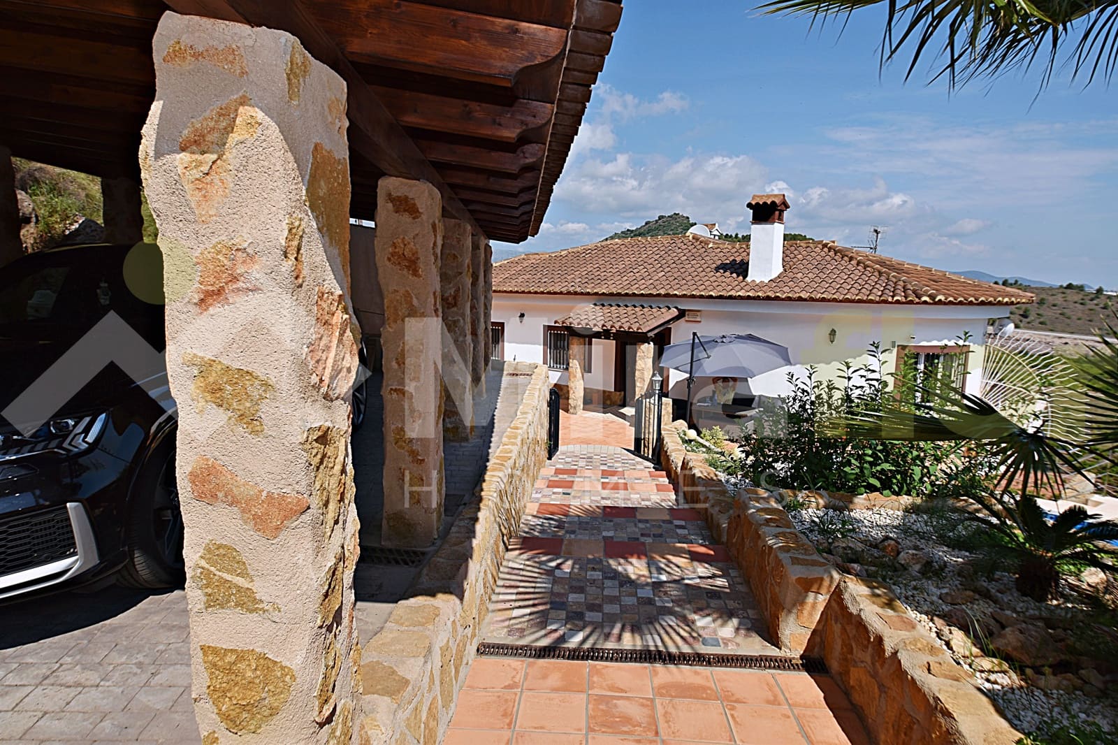 4 bedroom Villa for sale in Oliva with pool - € 495,000 (Ref: 7615307)