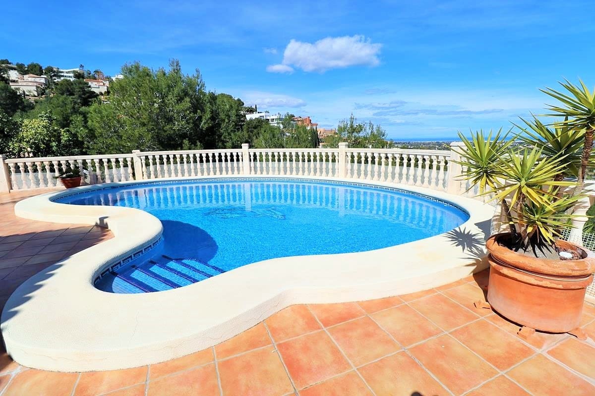 4 bedroom Villa for sale in Denia with pool - € 975,000 (Ref: 7621129)